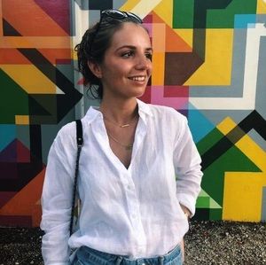 Meet your Posher, Alexia